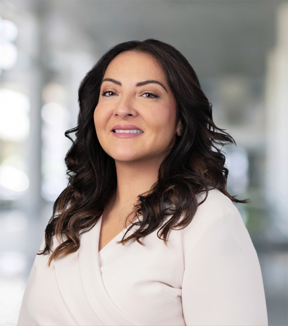 Headshot of Julia Lopez