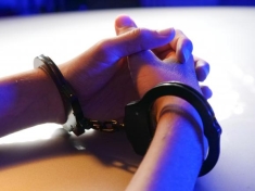 picture of hands in handcuffs